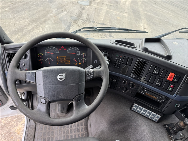 Volvo FM440 8x2*6 24.000 l. ADR Tankbil