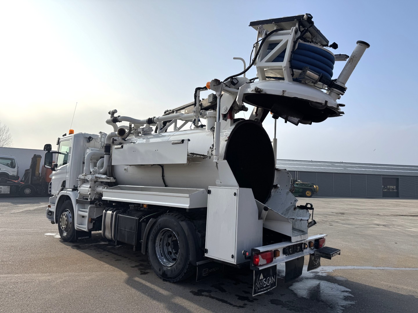 Scania P320 4x2 Hvidtved Larsen 7000 L Kombi