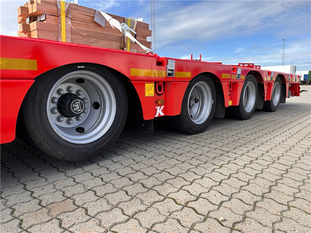 Kässbohrer SLA J4, Udtrækkelig Maskintrailer