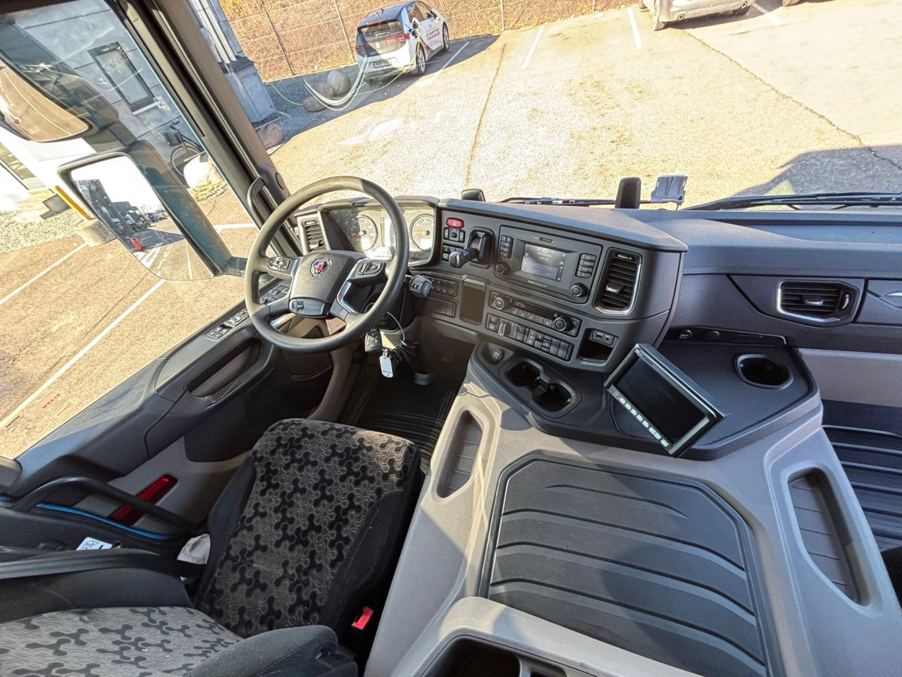 Scania P 410 B6x2*4LB Lad, Lift og træk