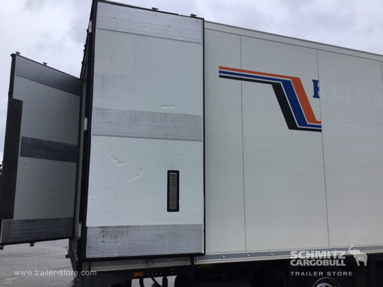 Schmitz Semi Reefer Meat hanging system