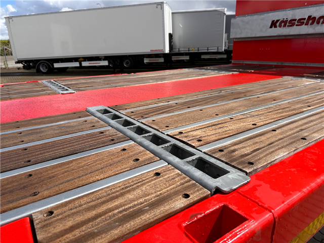 Kässbohrer SPA X4, Udtrækkelig Flatbed