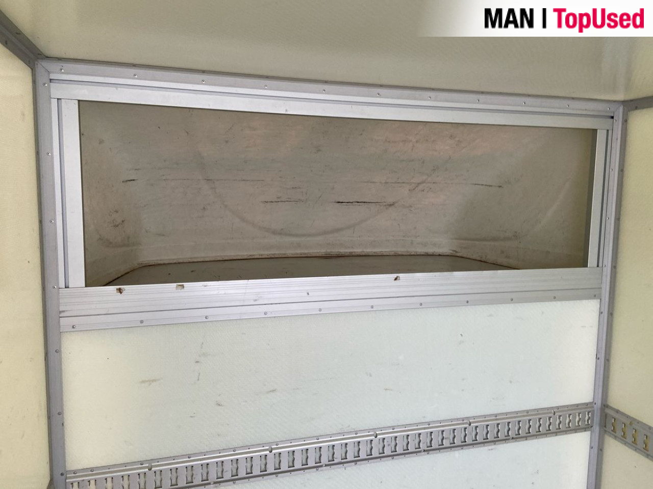 MAN TGE 3.180 4X2F SB