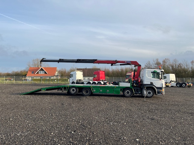 Scania P450 8X2*6 Knæklad + Kran HMF1820 – Machinetransporter