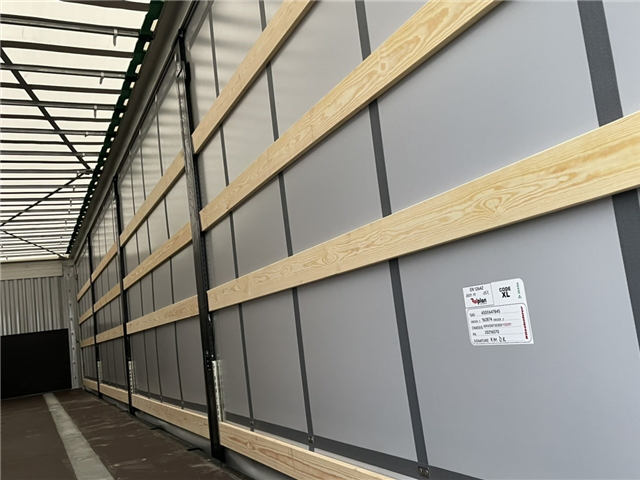 Kässbohrer Truckbeslag, Plywood bund Gardin