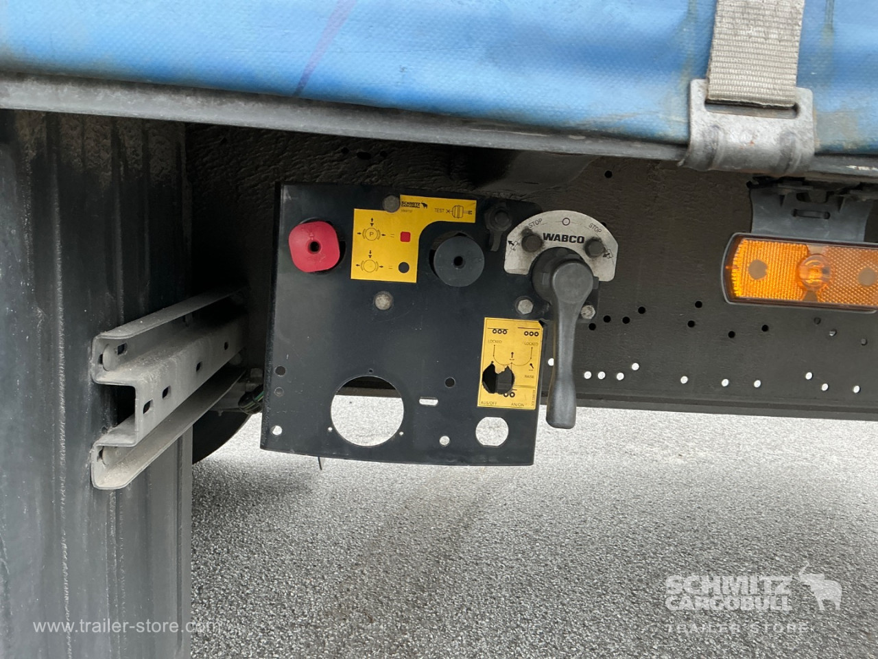 Schmitz Semi Curtainsider Mega