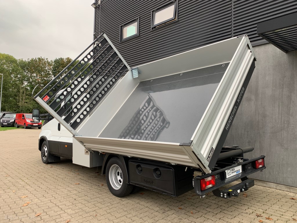 Iveco 35C18H A8 Dobbelkabine m. 3-vejs tip